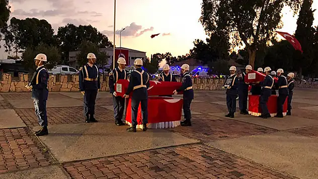 Hatay'da şehit düşen askerler memleketlerine uğurlandı