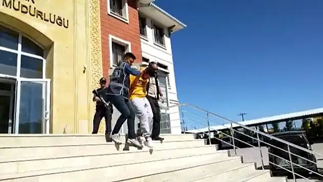 Hatay'dan Konya'ya geldi, bindiği taksi sürücünü bıçaklayıp aracı gasp etti
