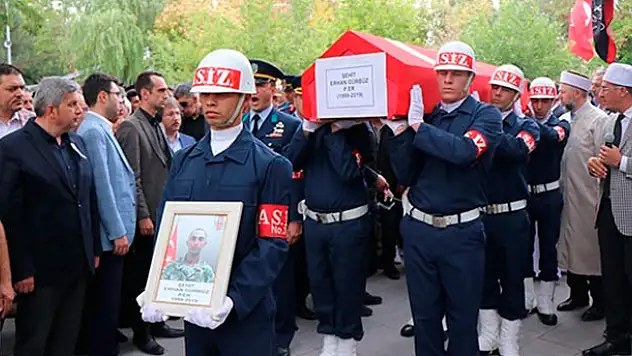 Hatay şehidini son yolculuğuna uğurlandı