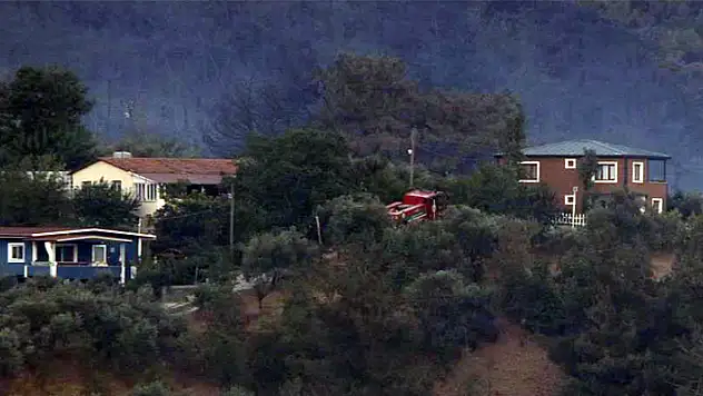 Hatay'daki orman yangınına havadan müdahale tekrar başladı
