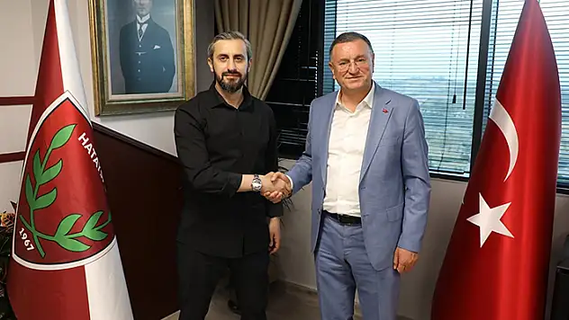 Hatayspor'da Serkan Özbalta imzayı attı