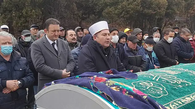 Hatice Akduman dualarla defnedildi