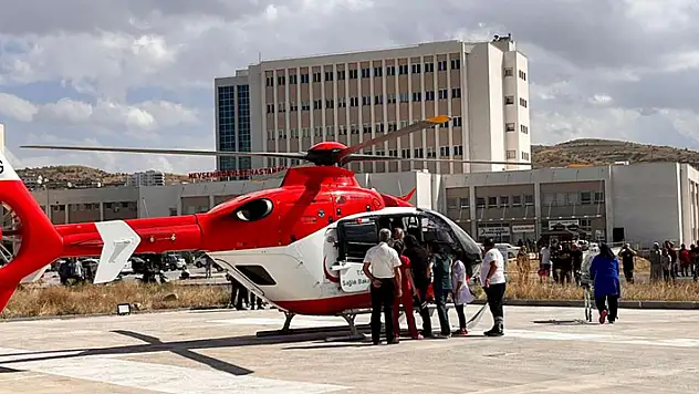Hava ambulansı Konya'ya nakledilen yeni doğan bebeği hayata bağladı

