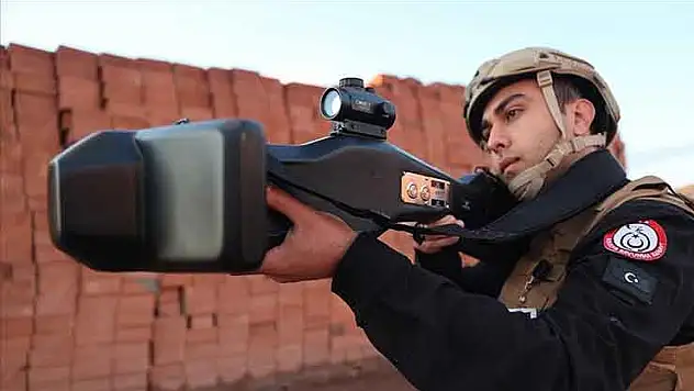 Hava sahası güvenliği için taşınabilir ve sinyal karıştırıcı dronsavar geliştirildi