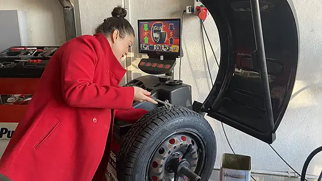 Hayallerinin peşinden koştu, Konya'nın ilk 'lastikçi abla'sı oldu
