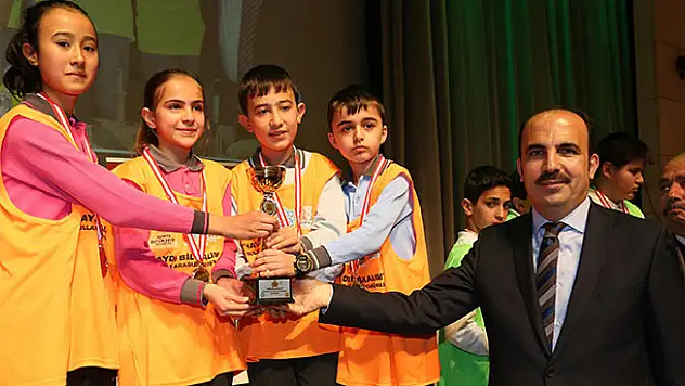 Haydi Bil Bakalım Bilgi Yarışması'nda ödüller verildi