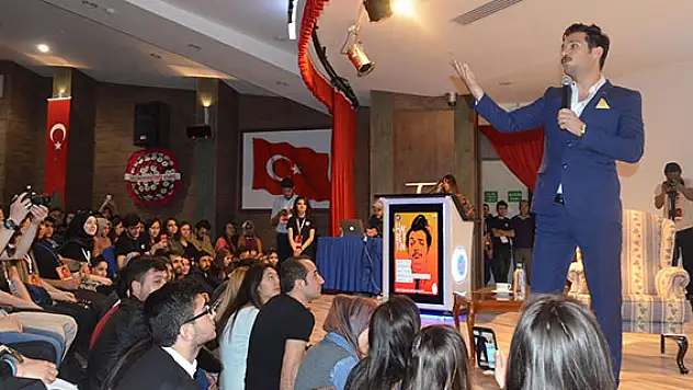 Hayrettin, Kırıkkale Üniversitesi öğrencileriyle buluştu