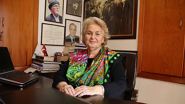 Hazreti Mevlana'nın 22. kuşaktan torunu Esin Çelebi Bayru'dan 'sevgi' mesajı:
