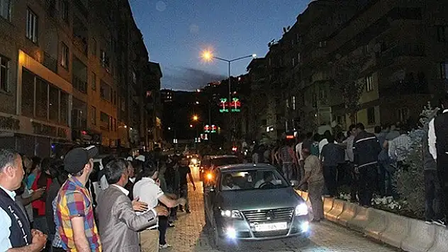 HDP seçim kutlamalarında 10 kişi yaralandı