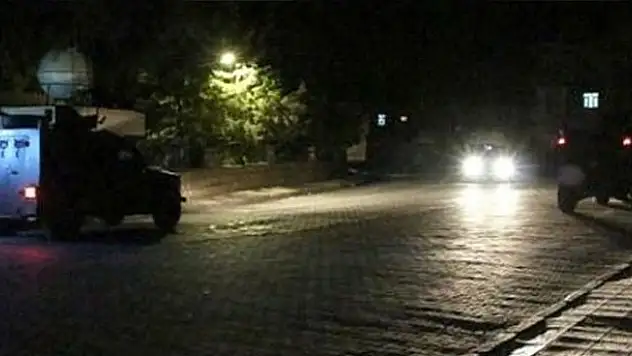 Hendek kapatan polislere silahlı saldırı!