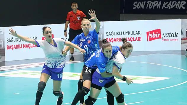 Hentbol Kadınlar Süper Kupası'nda şampiyon Armada Praxis Yalıkavak
