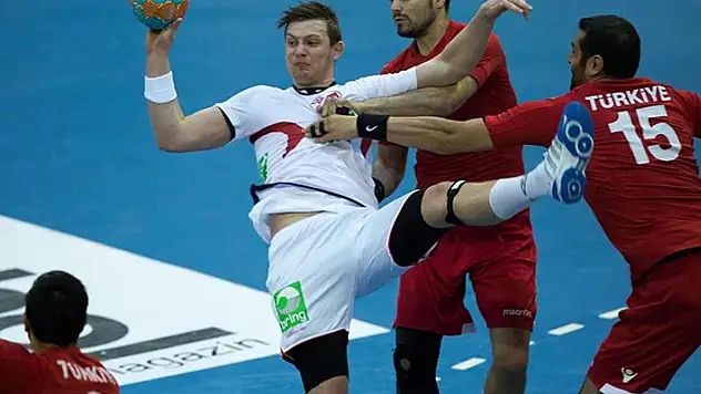 Hentbolda milli mesai 