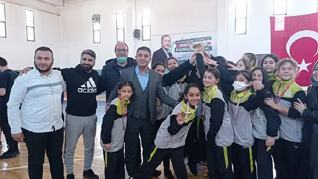 Hentbolda şampiyonlar belli oldu 