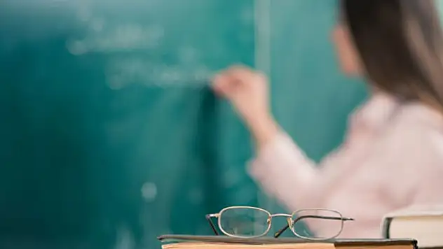 Her 10 öğretmenden 7'si aldığı maaştan memnun değil