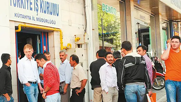 Her 4 gençten 1'i işsiz