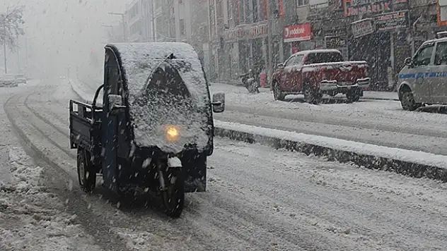 Her yer beyaza büründü! Konya'nın yüksek kesimlerinde kar yağışı etkili oldu