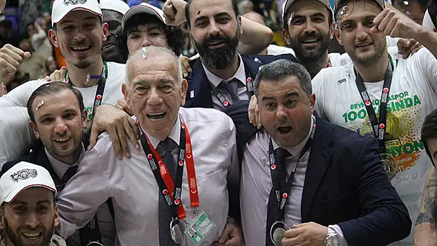 Herkes canla başla çalıştı

