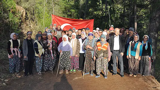 HES karşıtı 11 kişiye verilen para cezasını, mahalleli kampanyayla topladı

