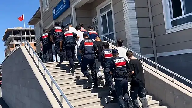 Hesaplarında 87 milyon TL para hareketliliği bulunan dolandırıcılık şüphelilerine operasyon: 7 gözaltı
