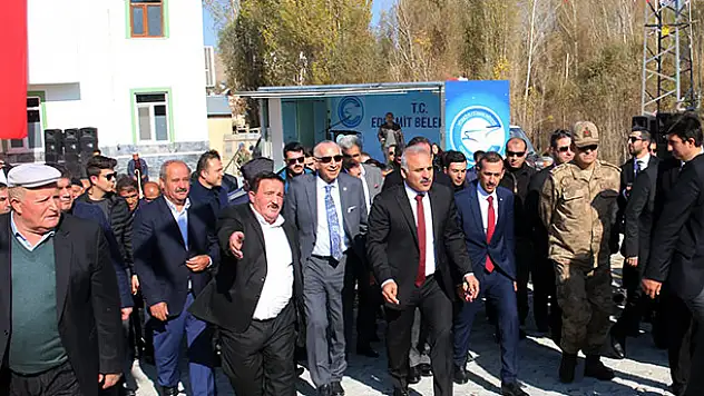 Heyecanlanan Muhtar, Protokolü Kahkahaya Boğdu