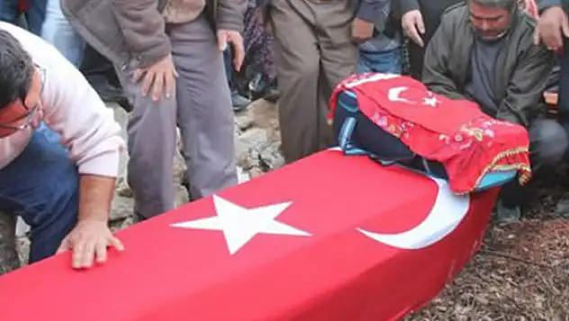 Hiç göremediği babaya en acı veda