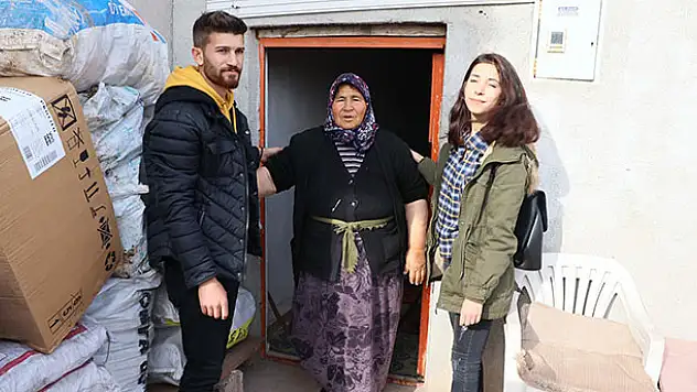 Hindileri çalınınca gözyaşlarına boğulan Fadik teyze hindilerine kavuştu
