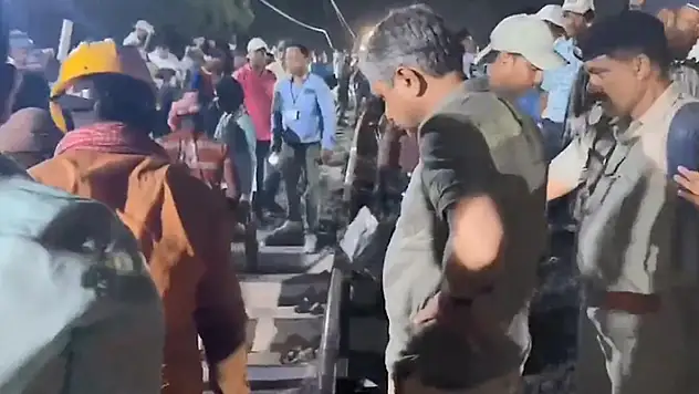 Hindistan'da tren kazasında can kaybı 294'e çıktı
