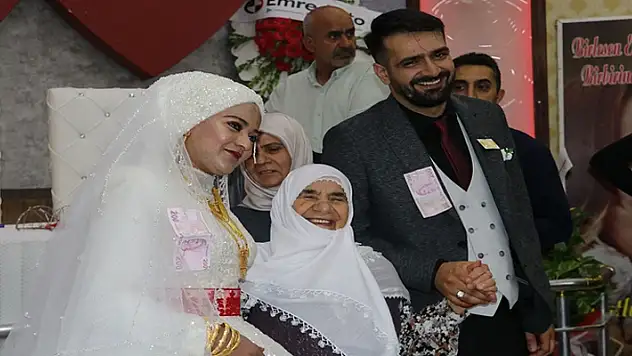 Hindistanlı kız aşkı için Batman'a gelin geldi