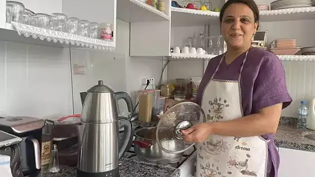 Hırsızın böylesi! İçli köfte yiyip, bulaşıkları yıkadı
