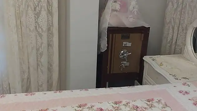 Hırsızlar elleriyle koymuş gibi buldukları 1,5 milyonluk ziynetlerle kayıplara karıştı
