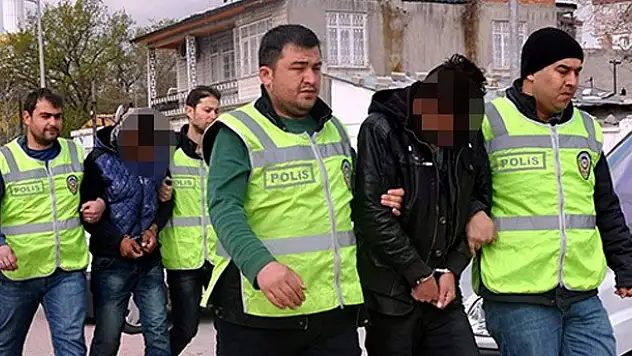 Hırsızlık şüphelileri yakalandı
