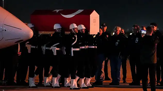 Hırvatistan'daki uçak kazasında şehit olan Pilot Hasan Bahar'ın naaşı İstanbul'a getirildi