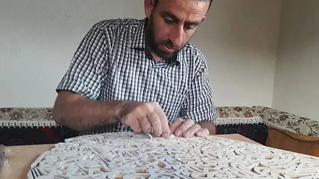 Hobi olarak başladığı 'naht' sanatının öğreticisi oldu