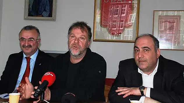 Hollanda'da göçmenlere 'oy kullanın' çağrısı