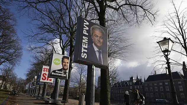 Hollanda'da halk sandık başında

