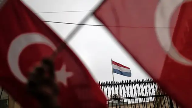 Hollanda, Türkiye'deki vatandaşlarını uyardı