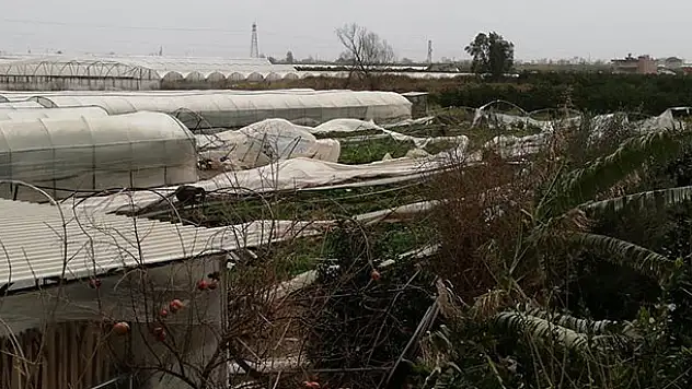 Hortum Antalya'yı  vurdu: 5 yaralı