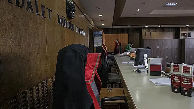 HSK bin 45 hakim ve savcının görev yerini değiştirdi