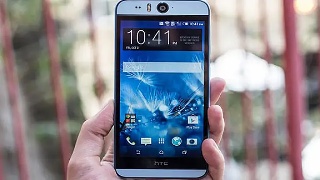 HTC Desire Eye Türkiye'de satışa çıktı.