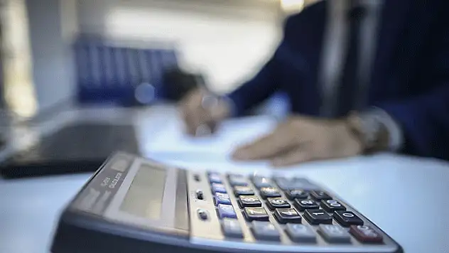 Hükümet, memur ve memur emeklisine 2026 yılı için yüzde 10+6 zam teklif etti