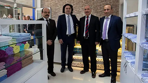 Hükümlü ve tutukluların yaptığı ürünler Konya Adliyesi'nde satışa sunuldu