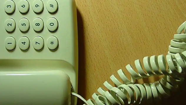 Hükümlülere hafta sonu 'telefon' izni