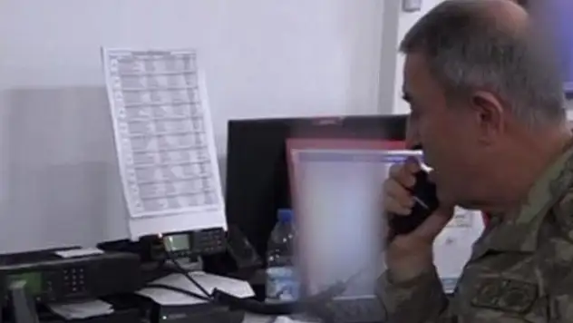Hulusi Akar, harekata katılan pilotları telsizden kutladı
