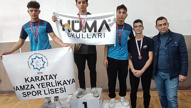Hüma Okulları madalyaları topladı
