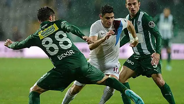 Hüseyin Avni Aker'de zorlu mücadele