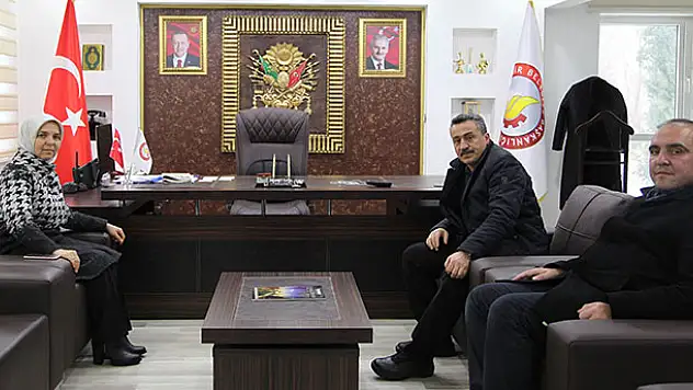 Hüsniye Erdoğan'dan Başkan Tutal'a ziyaret