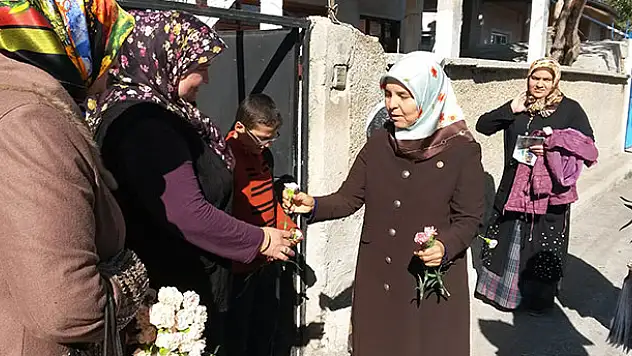 Hüsniye Erdoğan seçim çalışmalarını sürdürdü