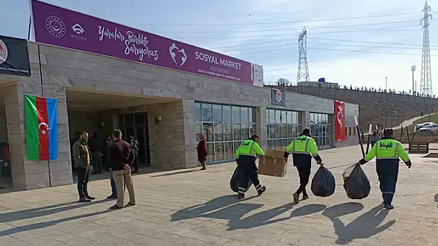 Hüyük Belediyesi'nin deprem bölgesine yardımları sürüyor
