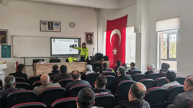 Hüyük ilçesinde öğrenci servis şoförlerine eğitim verildi.