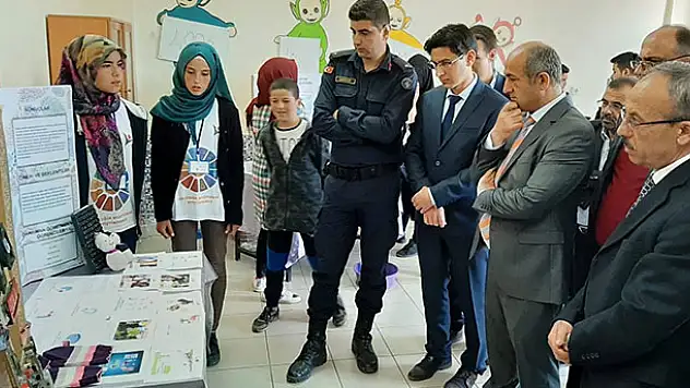 Hüyük'te 4006 TÜBİTAK Bilim Fuarı açılışı